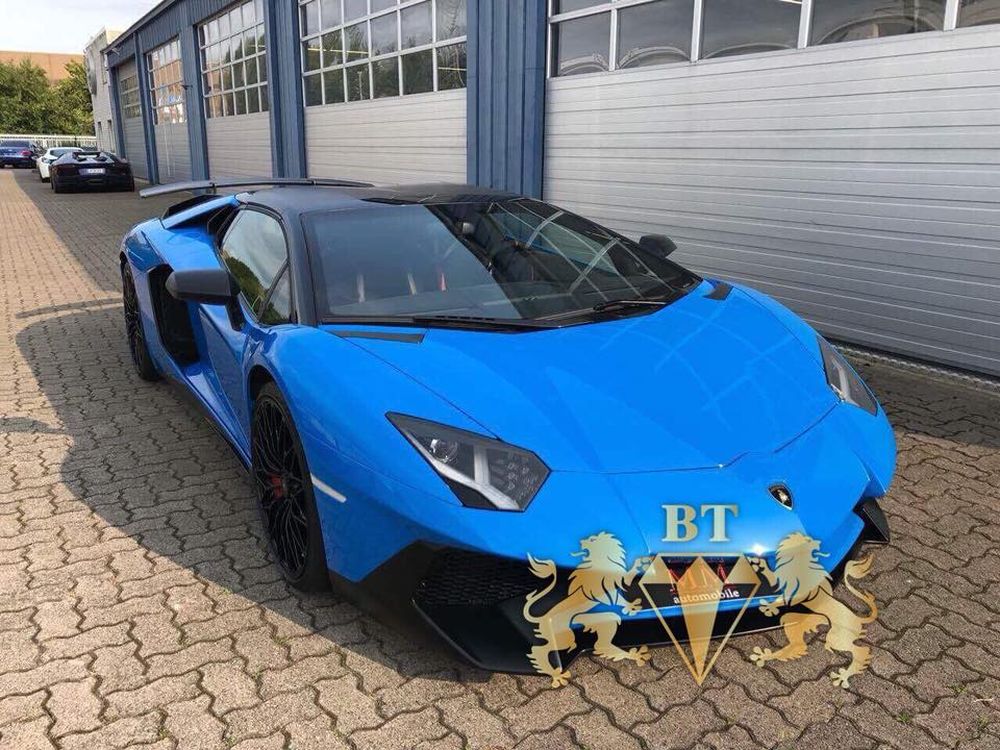 Làm quen với Lamborghini Aventador SV Roadster thứ 2 chuẩn bị về Việt Nam