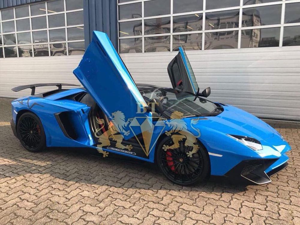 Làm quen với Lamborghini Aventador SV Roadster thứ 2 chuẩn bị về Việt Nam