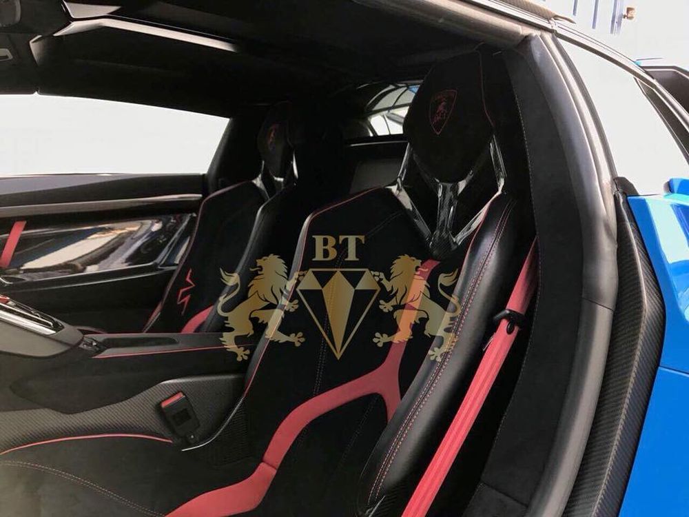 Làm quen với Lamborghini Aventador SV Roadster thứ 2 chuẩn bị về Việt Nam