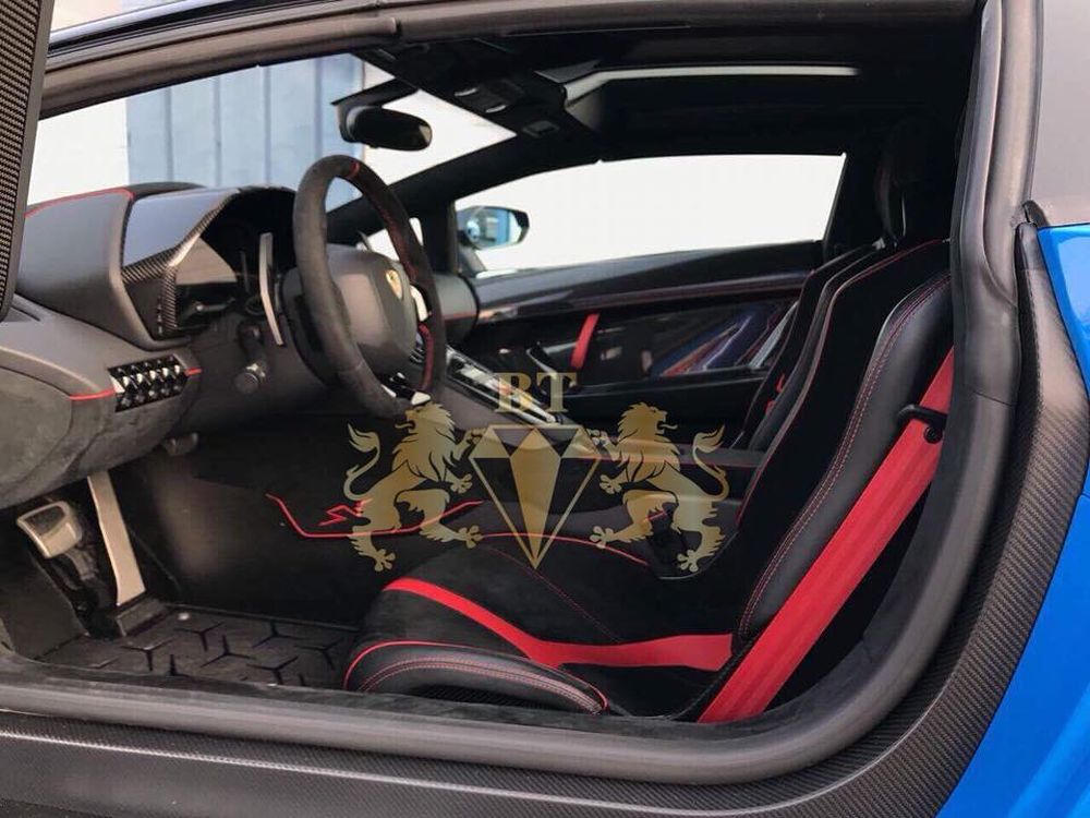 Làm quen với Lamborghini Aventador SV Roadster thứ 2 chuẩn bị về Việt Nam