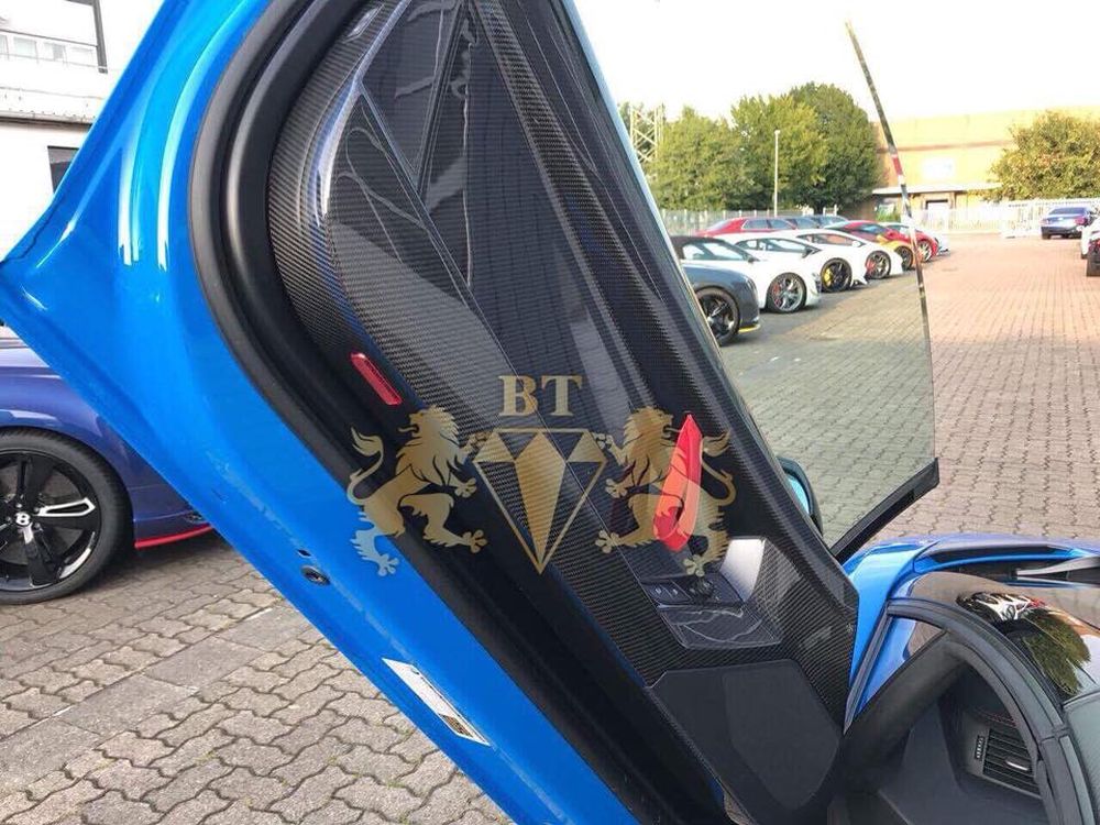 Làm quen với Lamborghini Aventador SV Roadster thứ 2 chuẩn bị về Việt Nam
