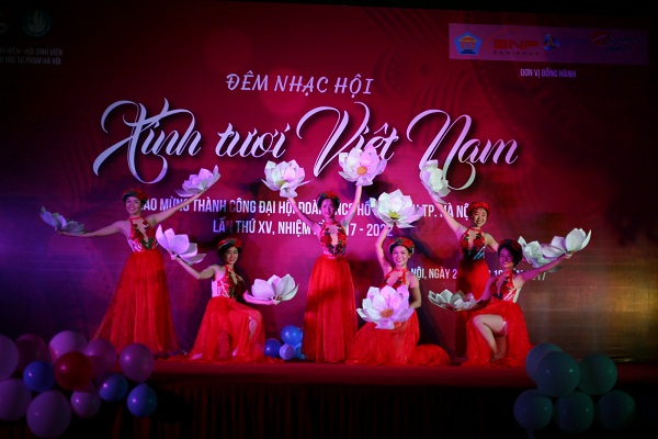 Tuổi trẻ Đại học Sư phạm Hà Nội chào mừng thành công Đại hội Đoàn thành phố
