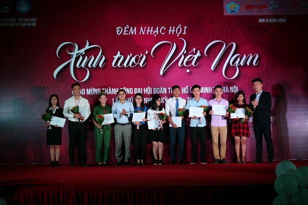 Tuổi trẻ Đại học Sư phạm Hà Nội chào mừng thành công Đại hội Đoàn thành phố
