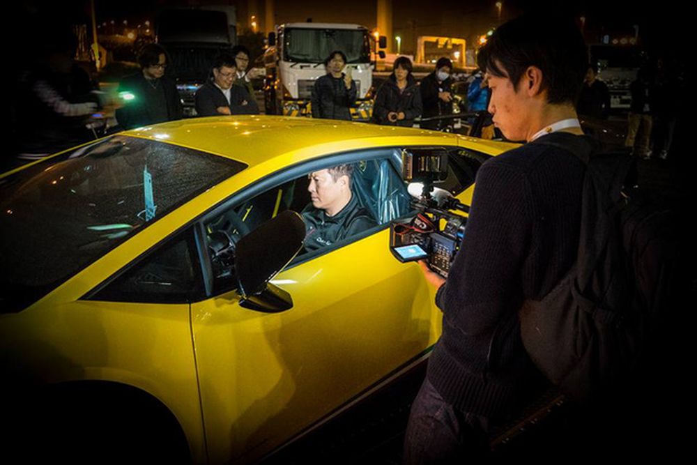 Lamborghini Huracan Performante cập bến Nhật Bản, hàng chục siêu xe xếp hàng chào đón