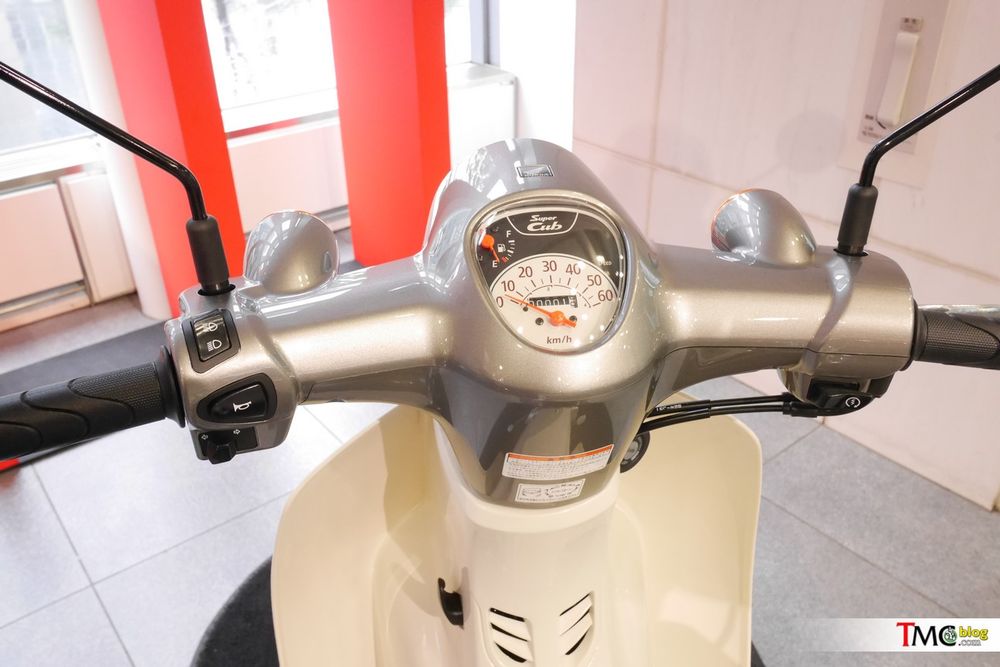 Hình ảnh thực thế của Honda Super Cub 2018 tại đại lý Nhật Bản