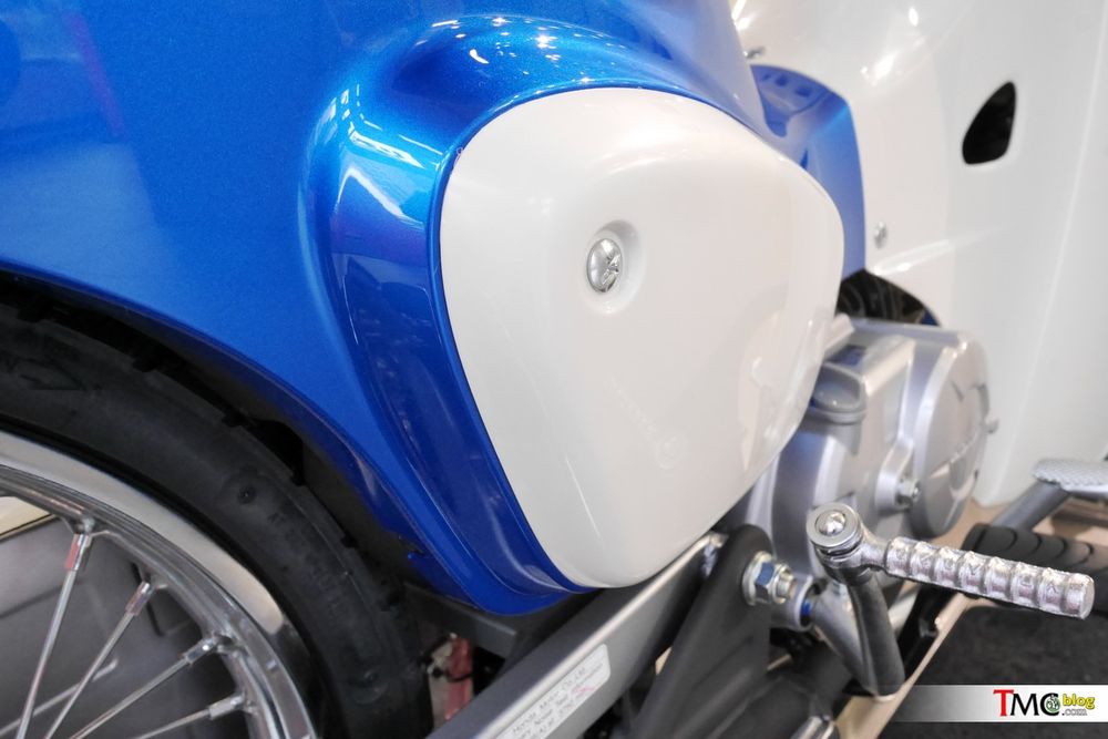 Hình ảnh thực thế của Honda Super Cub 2018 tại đại lý Nhật Bản