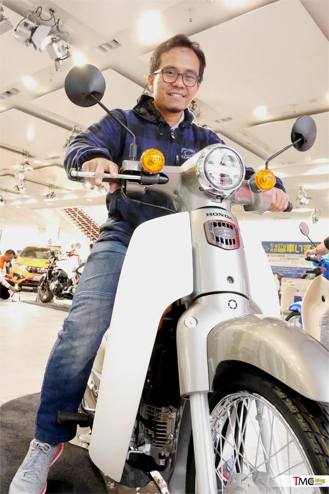 Hình ảnh thực thế của Honda Super Cub 2018 tại đại lý Nhật Bản