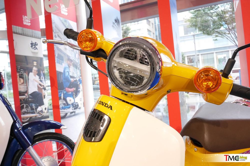 Hình ảnh thực thế của Honda Super Cub 2018 tại đại lý Nhật Bản