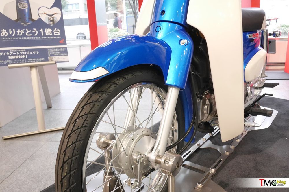 Hình ảnh thực thế của Honda Super Cub 2018 tại đại lý Nhật Bản