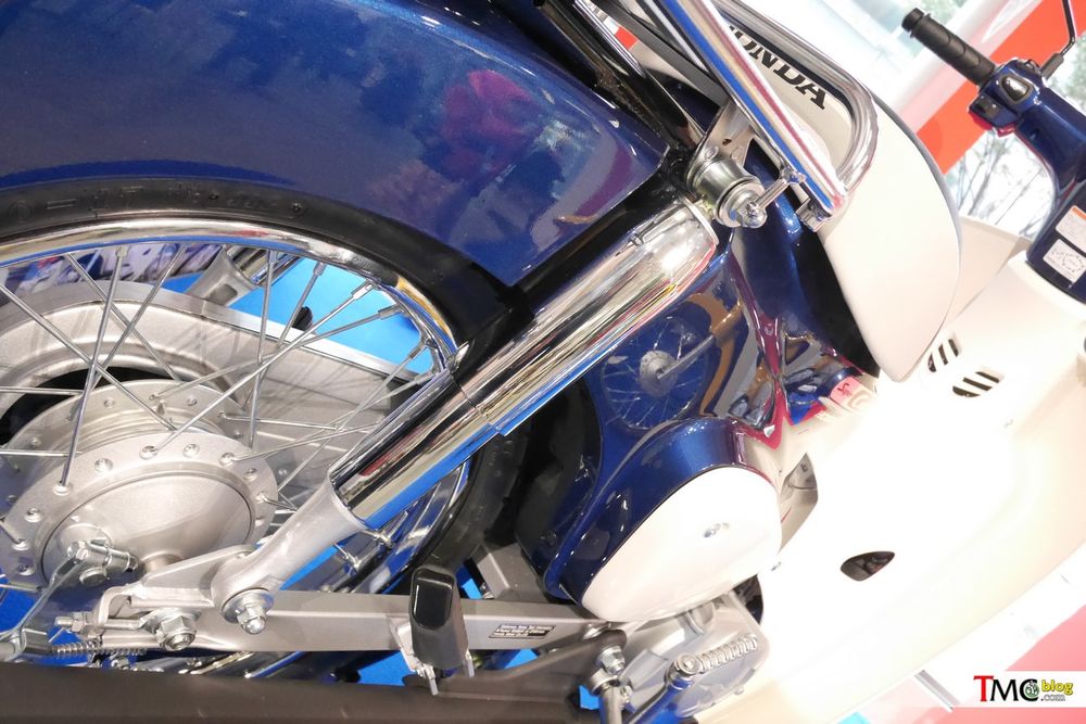 Hình ảnh thực thế của Honda Super Cub 2018 tại đại lý Nhật Bản
