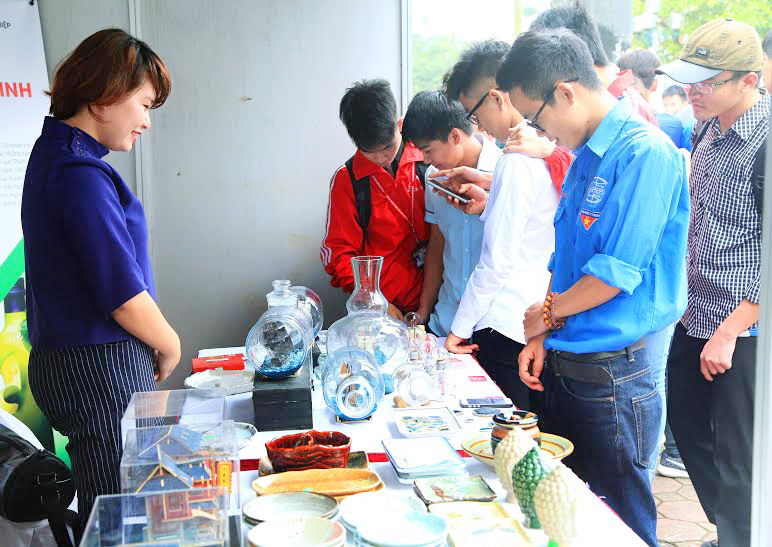 Bài 96: Tuổi trẻ Thủ đô tiên phong trong phát triển kinh tế, xã hội