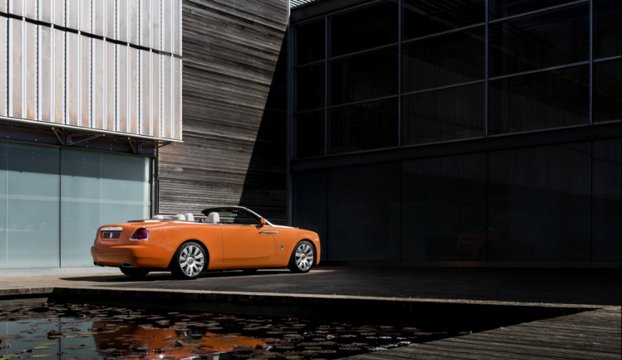 Neiman Marcus sẽ giới thiệu cặp đôi Rolls-Royce Dawn đặc biệt vào Giáng sinh