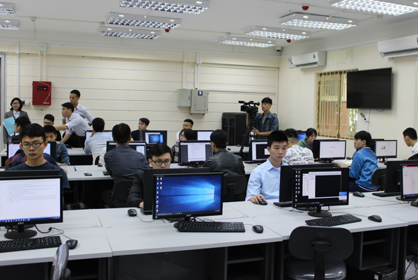 Sinh viên Bưu chính diễn tập an toàn thông tin
