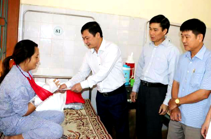Hà Tĩnh: Khởi tố, bắt giam đối tượng chém nữ nhân viên trạm y tế xã