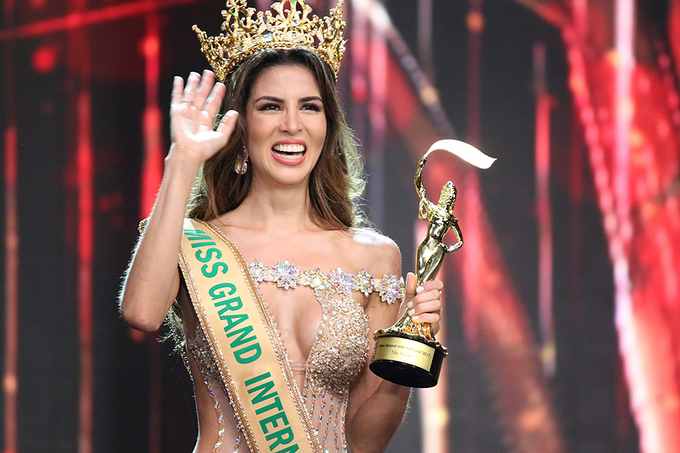 Hoa hậu Peru trở thành Hoa hậu Hòa bình Thế giới 2017