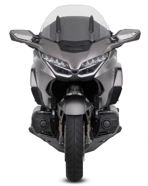 Có giá từ 534 triệu VNĐ, Honda Goldwing 2018 tiếp tục thống trị phân khúc xe đường trường