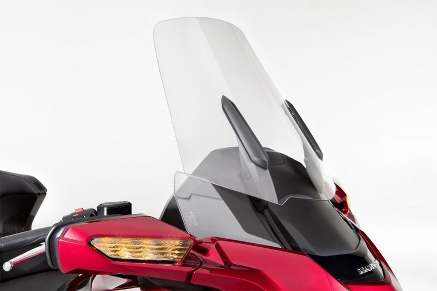 Có giá từ 534 triệu VNĐ, Honda Goldwing 2018 tiếp tục thống trị phân khúc xe đường trường