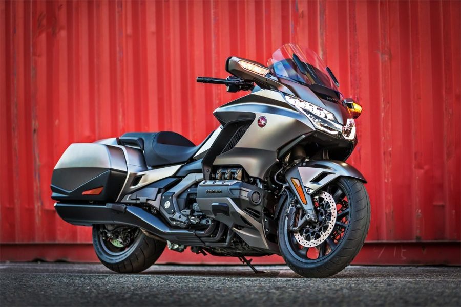 Có giá từ 534 triệu VNĐ, Honda Goldwing 2018 tiếp tục thống trị phân khúc xe đường trường