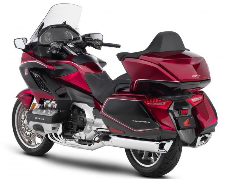 Có giá từ 534 triệu VNĐ, Honda Goldwing 2018 tiếp tục thống trị phân khúc xe đường trường