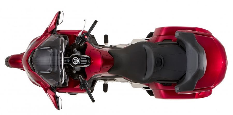 Có giá từ 534 triệu VNĐ, Honda Goldwing 2018 tiếp tục thống trị phân khúc xe đường trường