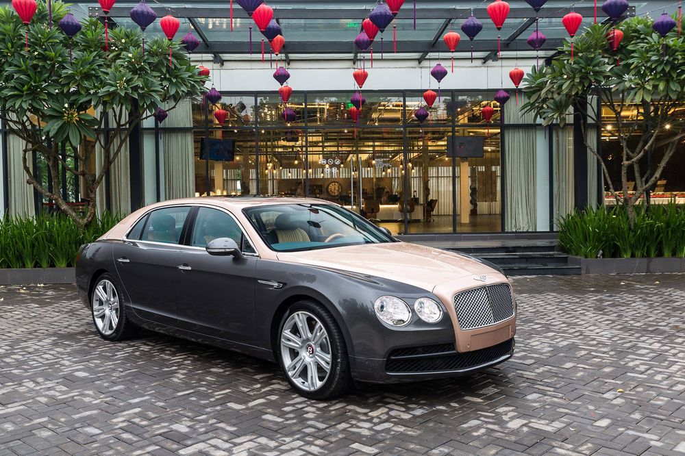 Đại lý Bentley Hà Nội bất ngờ ra mắt mẫu xe sang Flying Spur V8 Duotone