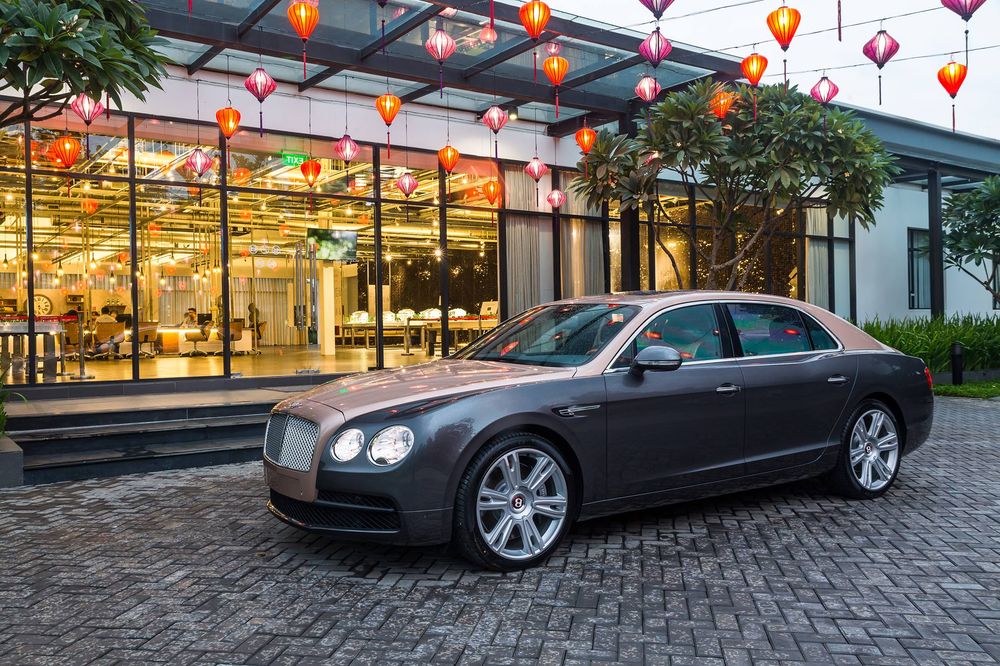 Đại lý Bentley Hà Nội bất ngờ ra mắt mẫu xe sang Flying Spur V8 Duotone
