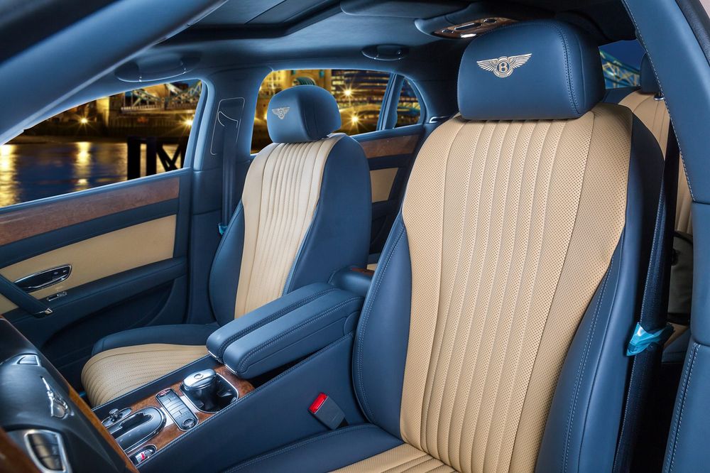 Đại lý Bentley Hà Nội bất ngờ ra mắt mẫu xe sang Flying Spur V8 Duotone