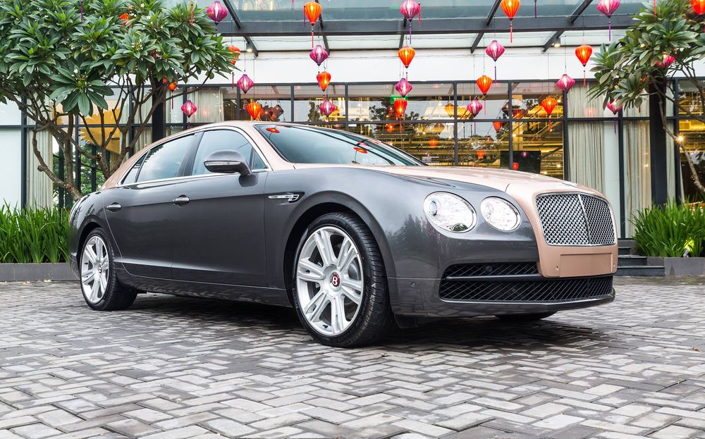 Đại lý Bentley Hà Nội bất ngờ ra mắt mẫu xe sang Flying Spur V8 Duotone