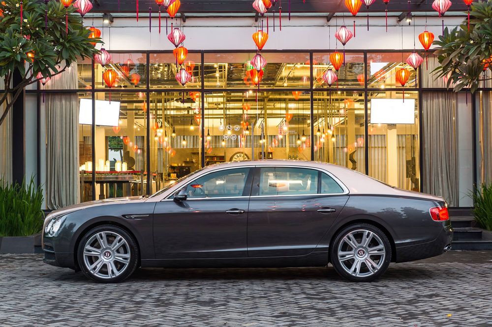 Đại lý Bentley Hà Nội bất ngờ ra mắt mẫu xe sang Flying Spur V8 Duotone