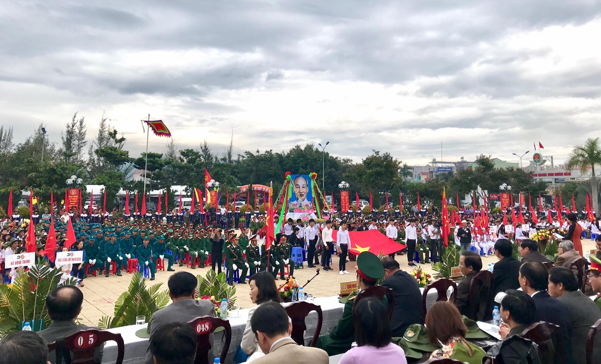 Thành đoàn Hà Nội chúc mừng 30 năm thành lập huyện Lâm Hà