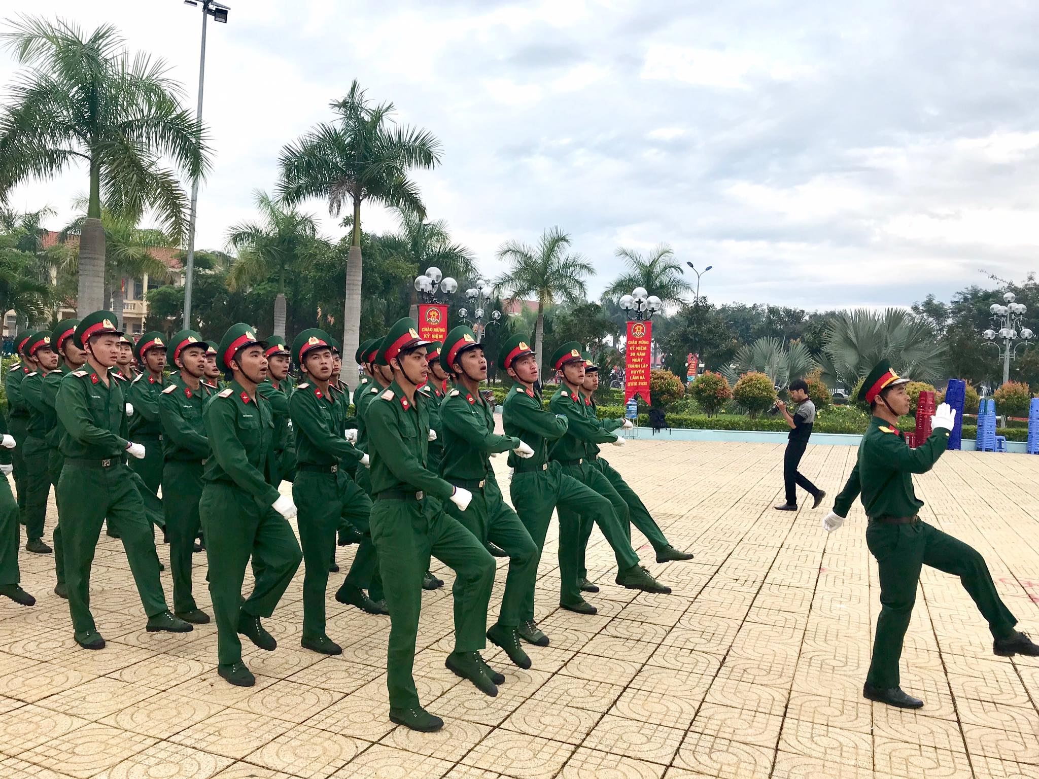 Thành đoàn Hà Nội chúc mừng 30 năm thành lập huyện Lâm Hà