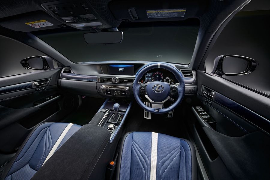 Lexus kỷ niệm 10 năm ra mắt của biến thể F bằng cặp đôi RC F và GS F đặc biệt