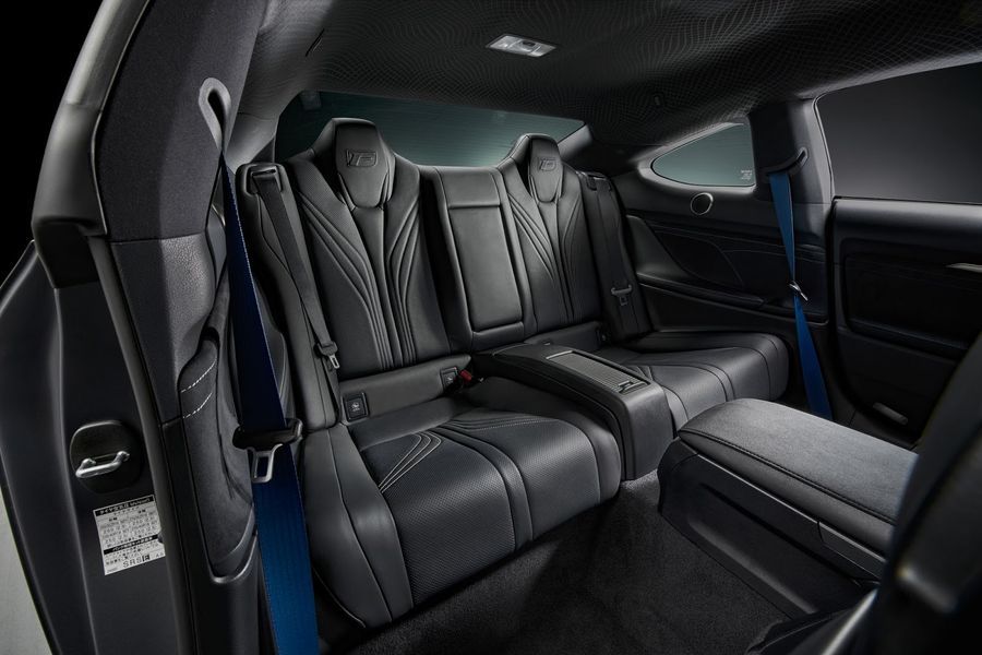 Lexus kỷ niệm 10 năm ra mắt của biến thể F bằng cặp đôi RC F và GS F đặc biệt