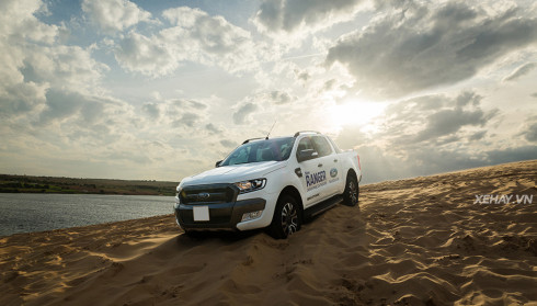 Tại sao Ford Ranger 4 năm liền là xe bán tải bán chạy nhất Việt Nam