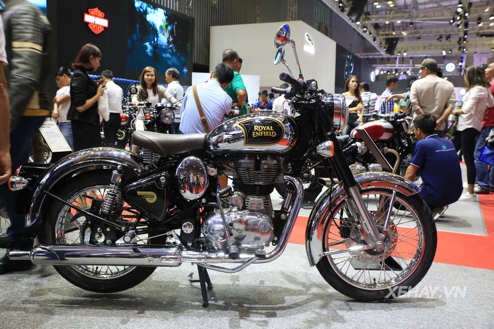 [VIMS 2017] Royal Enfield Classic 500 Chrome nổi bật với ngoại hình mạ Chrome bóng loáng, giá 127 triệu đồng