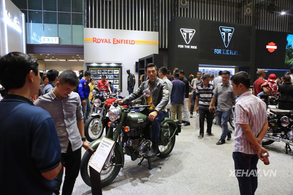 [VIMS 2017] Royal Enfield Classic 500 Chrome nổi bật với ngoại hình mạ Chrome bóng loáng, giá 127 triệu đồng