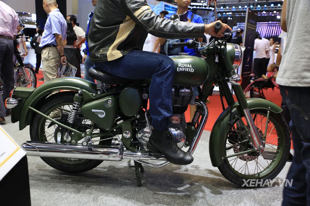 [VIMS 2017] Royal Enfield Classic 500 Chrome nổi bật với ngoại hình mạ Chrome bóng loáng, giá 127 triệu đồng