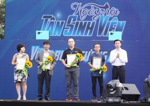 Rộn ràng Ngày hội Tân sinh viên- Vững bước tương lai 2017