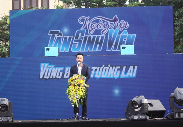 Rộn ràng Ngày hội Tân sinh viên- Vững bước tương lai 2017