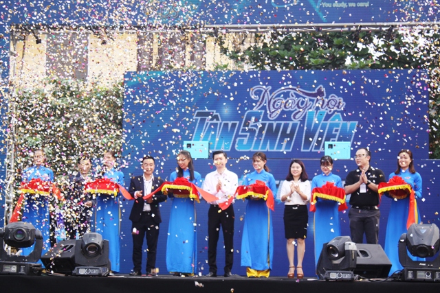 Rộn ràng Ngày hội Tân sinh viên- Vững bước tương lai 2017