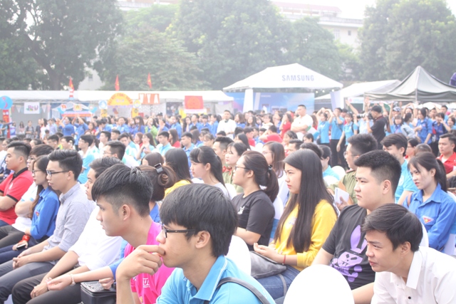 Rộn ràng Ngày hội Tân sinh viên- Vững bước tương lai 2017