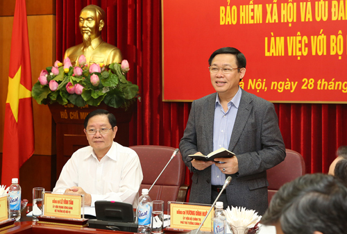 Phó Thủ tướng Vương Đình Huệ khảo sát chính sách tiền lương công chức, viên chức