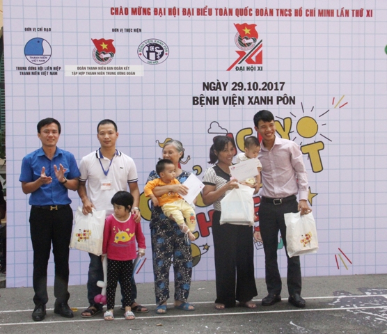 “Ngày Chủ nhật cho em” đến với bệnh nhi viện Xanh Pôn
