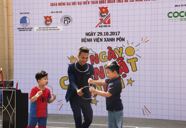 “Ngày Chủ nhật cho em” đến với bệnh nhi viện Xanh Pôn