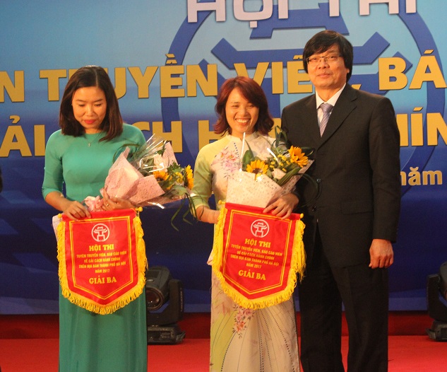Quận Hoàn Kiếm giành giải Nhất Hội thi tuyên truyền viên, báo cáo viên về Cải cách hành chính