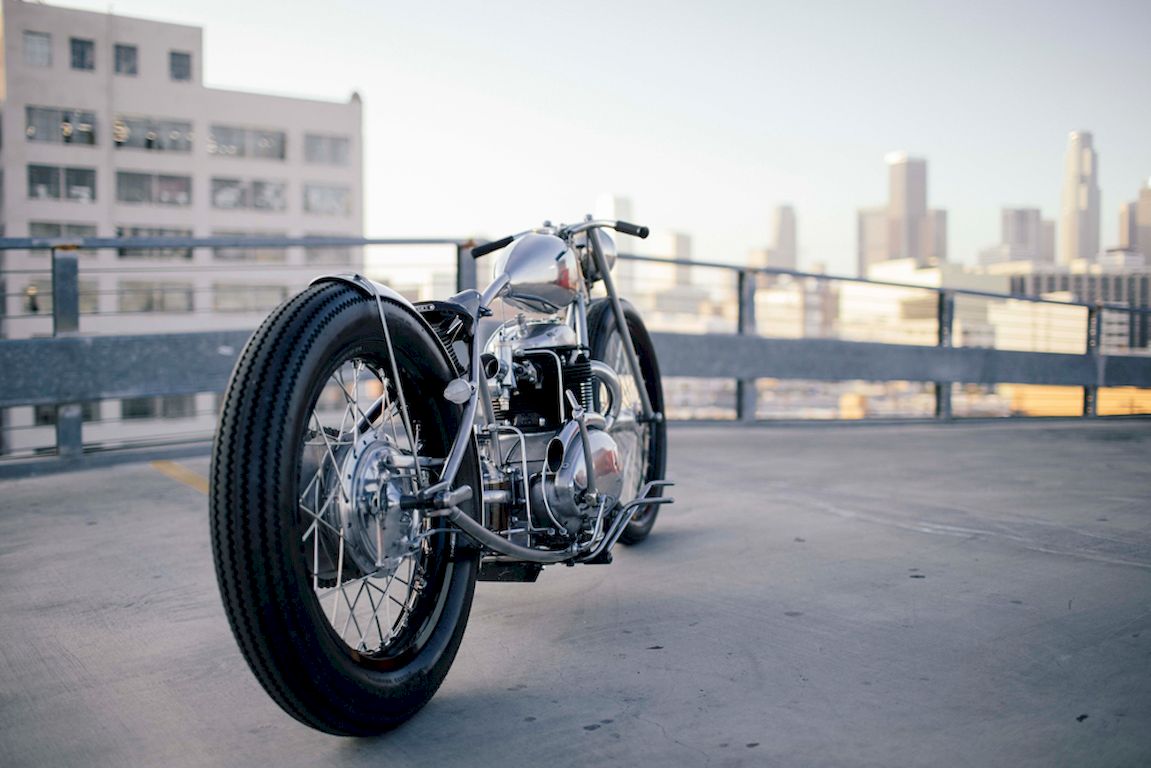 BSA 500 với bình dầu lộ thiên qua bàn tay thiên tài của tay độ nổi tiếng Max Hazan