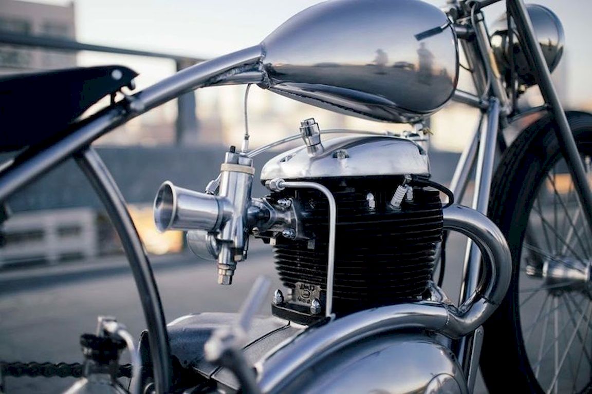 BSA 500 với bình dầu lộ thiên qua bàn tay thiên tài của tay độ nổi tiếng Max Hazan