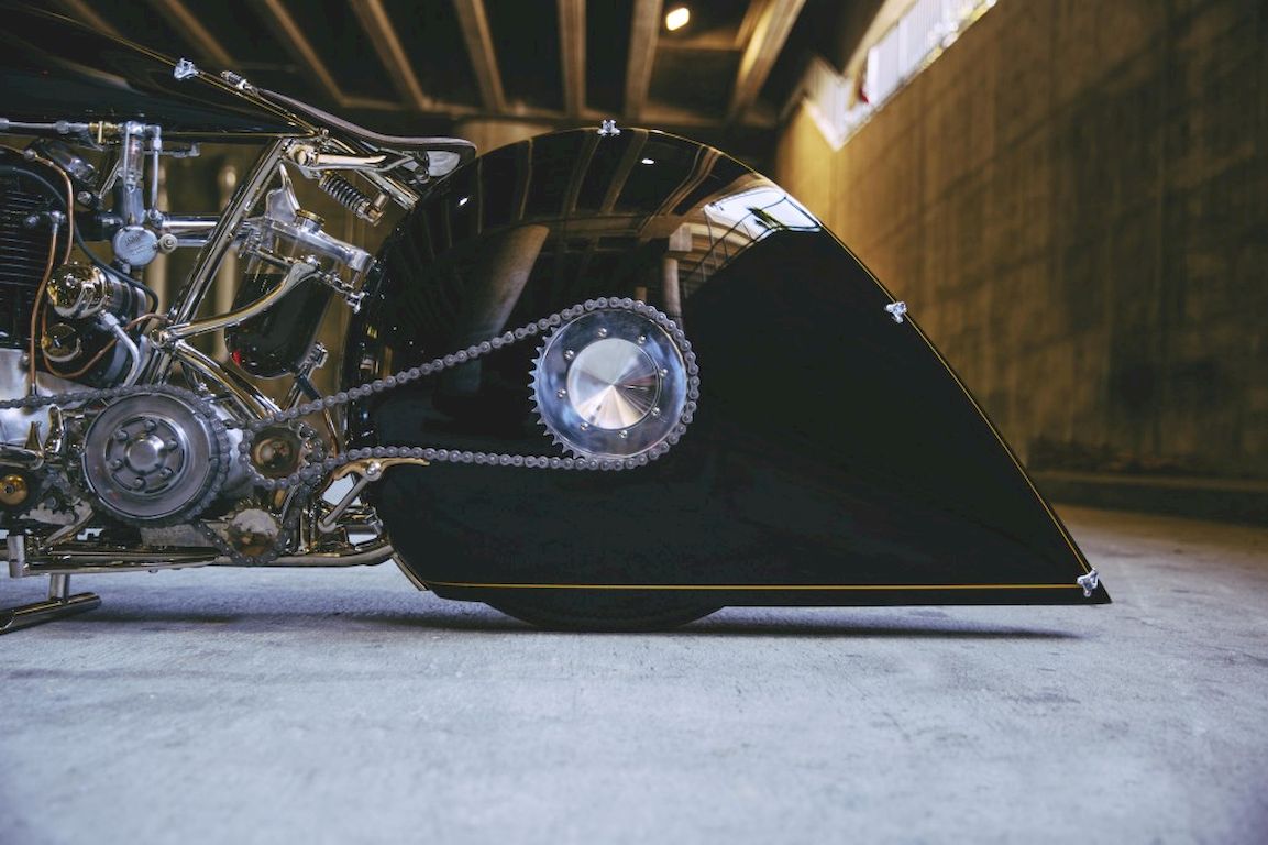 BSA 500 với bình dầu lộ thiên qua bàn tay thiên tài của tay độ nổi tiếng Max Hazan