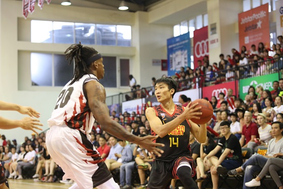 VBA 2017: Thất thủ ngay trên sân nhà, Saigon Heat bỏ lỡ cơ hội đoạt ngôi đầu bảng