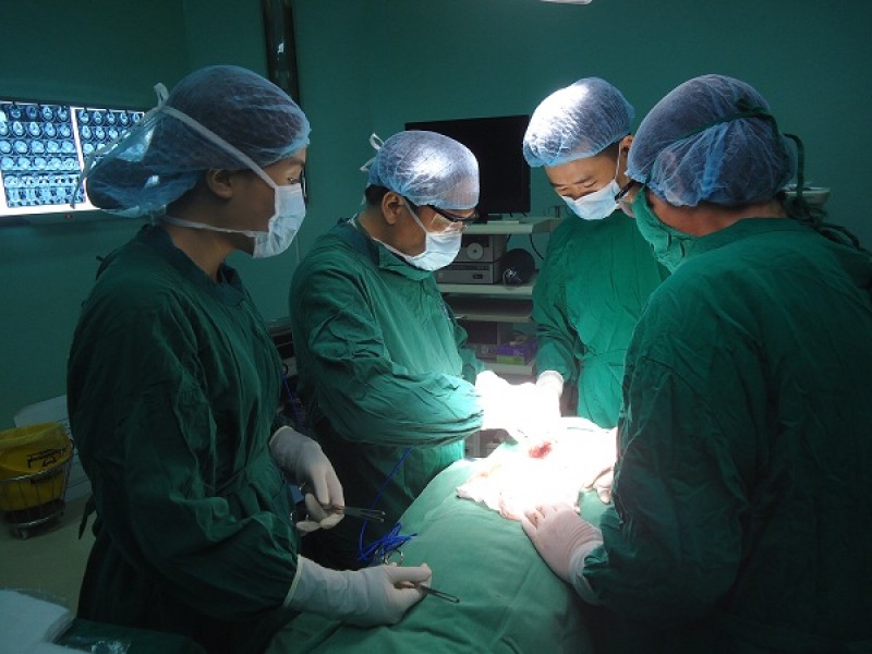 Phẫu thuật từ thiện cho người đàn ông câm điếc mang khối u hơn 20 năm